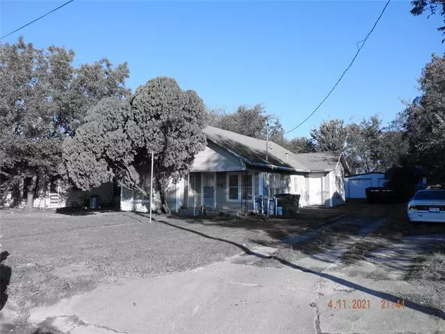 Jacksboro, TX 76458,228 W archer Street W