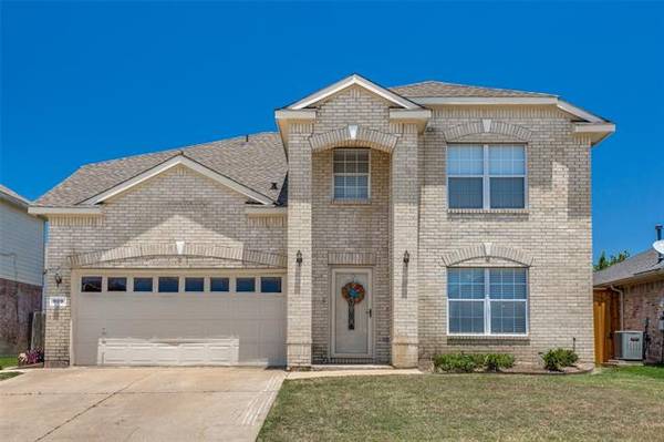 909 Gillon Drive, Arlington, TX 76001