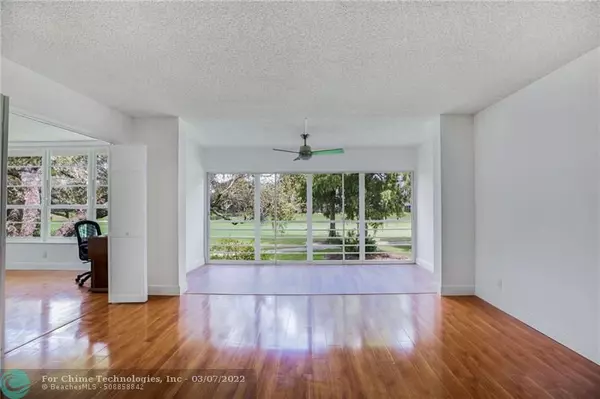 Pompano Beach, FL 33069,4007 N Cypress Dr  #208