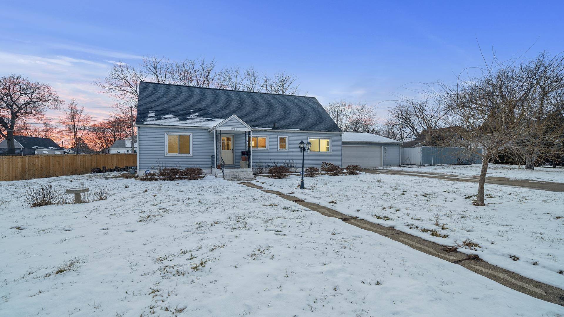 1366 S Willard Avenue, Janesville, IL 53546