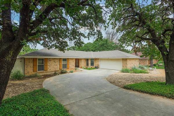 7313 Tipperary Court, North Richland Hills, TX 76182