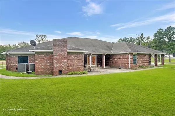 Benton, LA 71006,1515 Linton Road