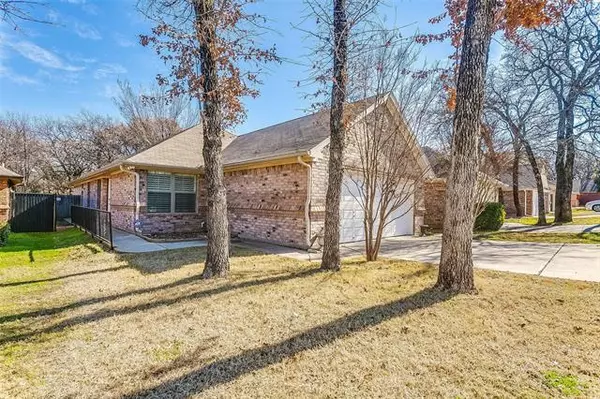 632 Stribling Circle, Azle, TX 76020