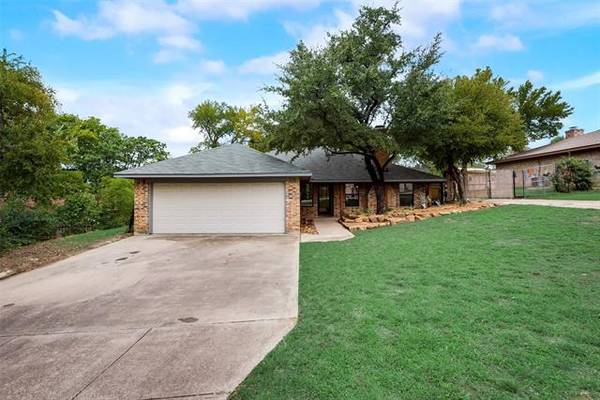 7516 Sequoia Court, Lake Worth, TX 76135