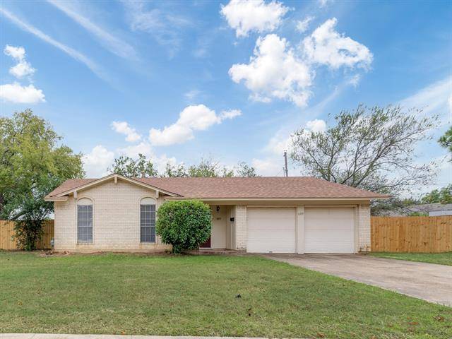 809 Fayette Drive, Euless, TX 76039