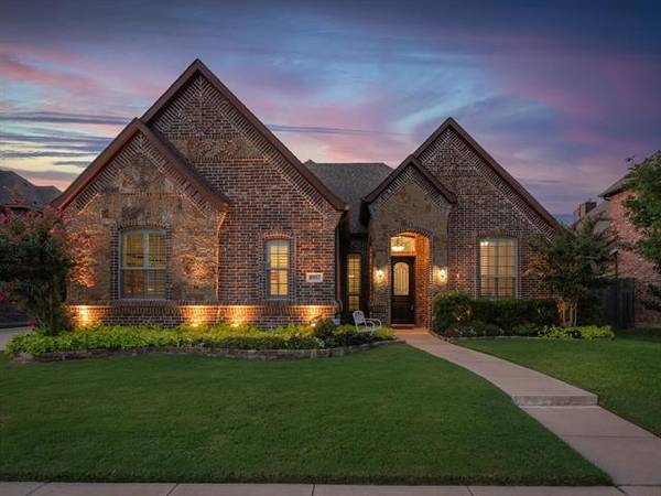 8957 Glendara Drive, North Richland Hills, TX 76182