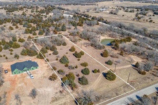 133 County Road 1380, Alvord, TX 76225