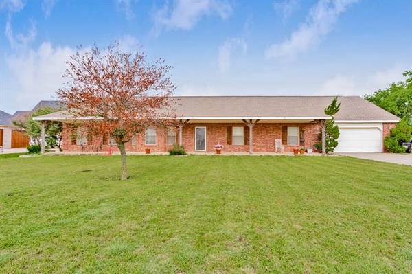 10616 Hunter Drive, Justin, TX 76247