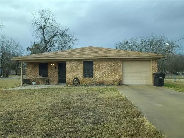 208 Boyd Street, Cleburne, TX 76031