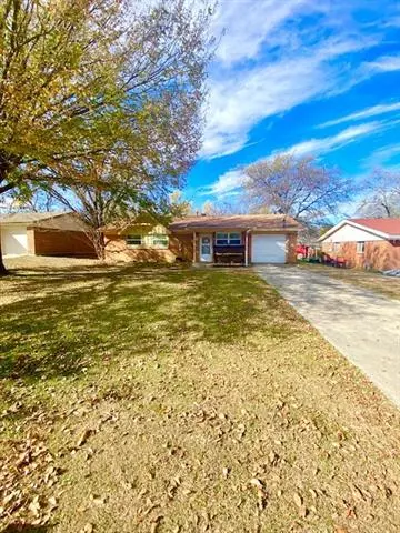 809 Comal Avenue, White Settlement, TX 76108