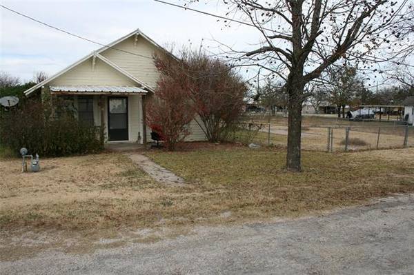 211 Burkhalter Street, Graford, TX 76449