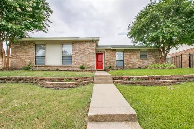 2710 Renwick Drive, Carrollton, TX 75007