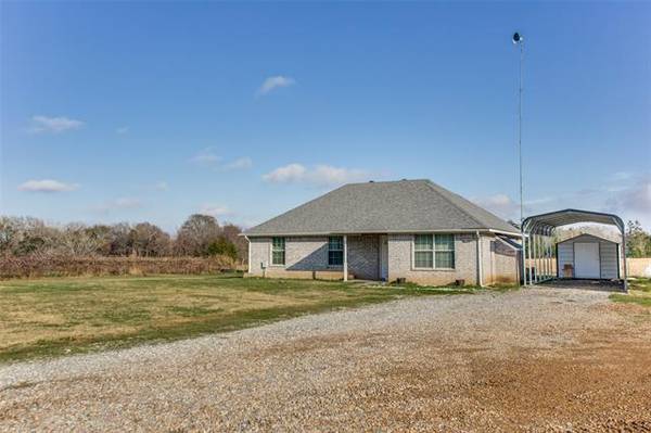 504 County Road 2275, Telephone, TX 75488