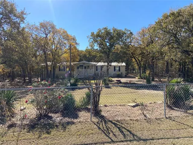 443 Briar Oaks Drive, Azle, TX 76020