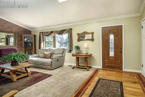 Manitou Springs, CO 80829,128 Palisade CIR