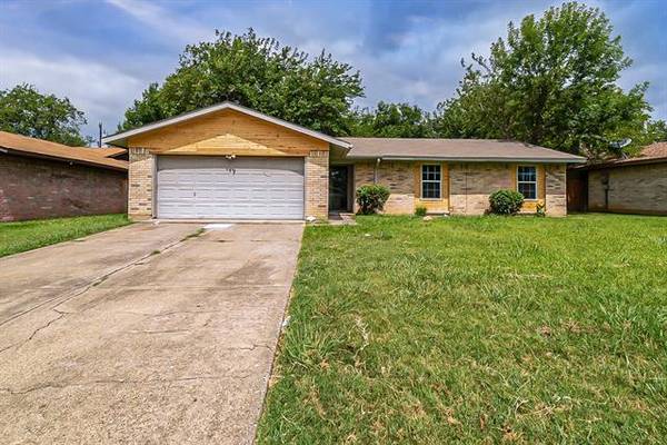 707 Victoria Drive, Euless, TX 76039