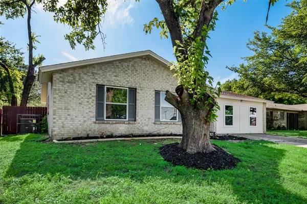 1311 Oakbrook Street, Lancaster, TX 75134