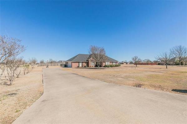 1071 Churchill Downs Circle, Talty, TX 75160