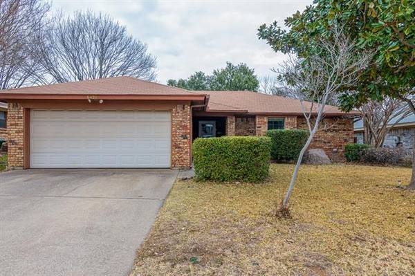 6421 Whitehurst Drive, Watauga, TX 76148