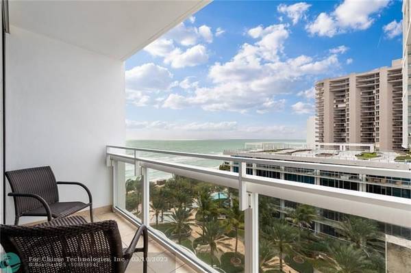 Miami Beach, FL 33141,6801 Collins Ave  #810