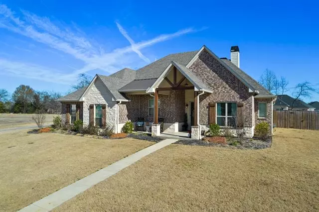 2736 Stone Hedge Street, Mount Pleasant, TX 75455