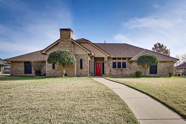 1500 Meadow Crest Lane, Mansfield, TX 76063