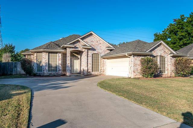 8239 Meadowside Drive, Benbrook, TX 76116