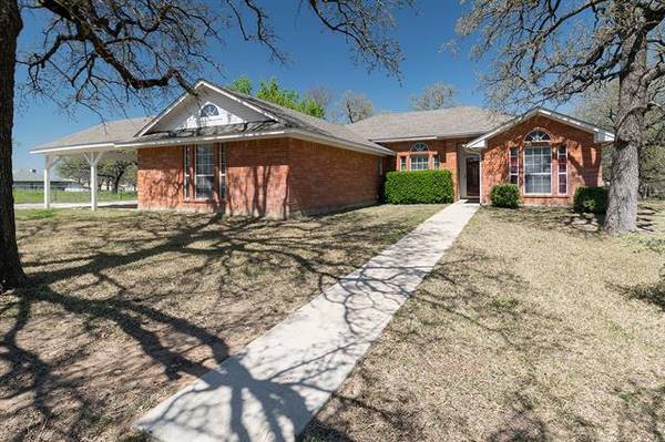 110 Honeysuckle, Paradise, TX 76073