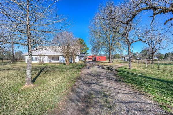 6916 Highway 9, Campti, LA 71411