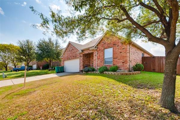 1116 Willowridge Circle, Lewisville, TX 75067