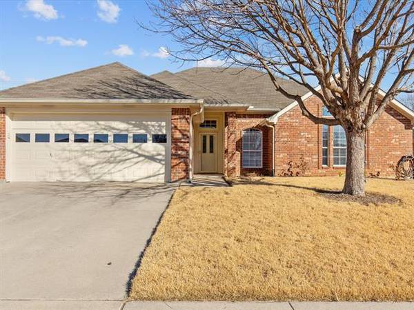 7412 Amber Drive, Watauga, TX 76148