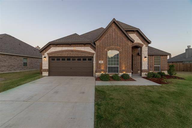 1566 Country Crest Drive, Waxahachie, TX 75165