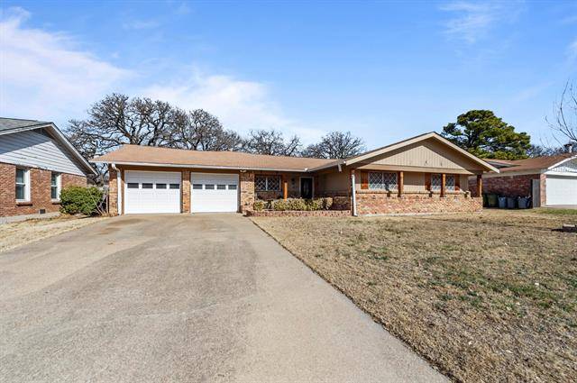 416 Fieldwood Terrace, Hurst, TX 76053