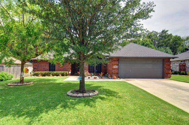 128 Clover Lane, Burleson, TX 76028