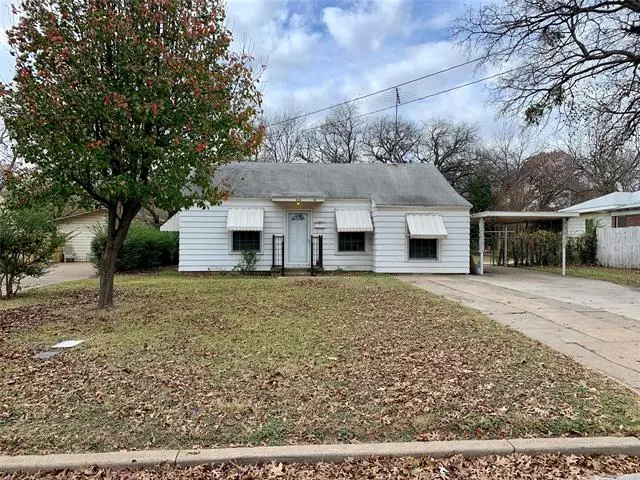 915 Hallum Street, River Oaks, TX 76114