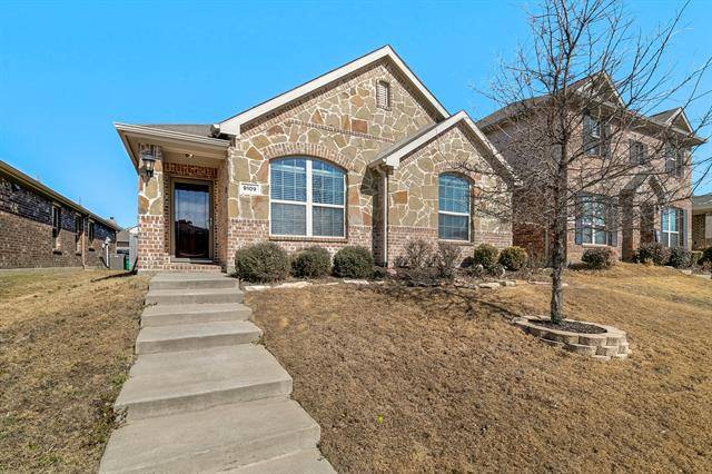 9109 Holliday Lane, Aubrey, TX 76227