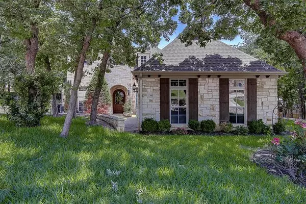 Burleson, TX 76028,912 Kings Court