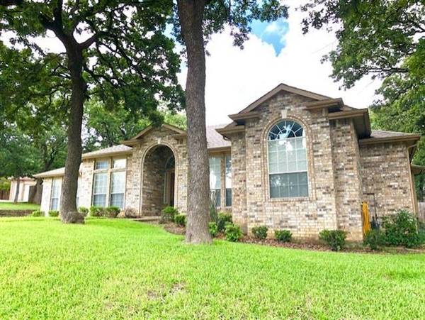 804 Buffalo Court, Crowley, TX 76036