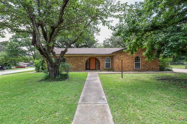 220 Short Street, Burleson, TX 76028