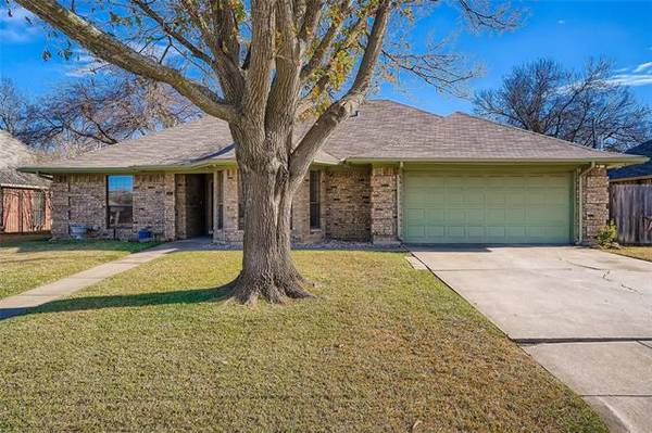 132 NE Brushy Mound Road, Burleson, TX 76028