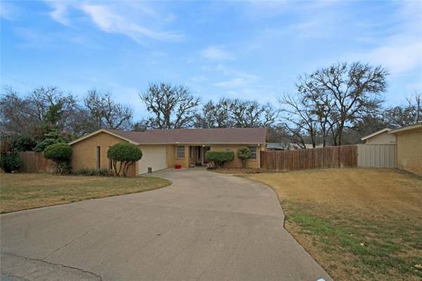 2801 N Murco Drive, Mineral Wells, TX 76067