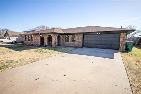 1204 Parliament Street, Wichita Falls, TX 76354