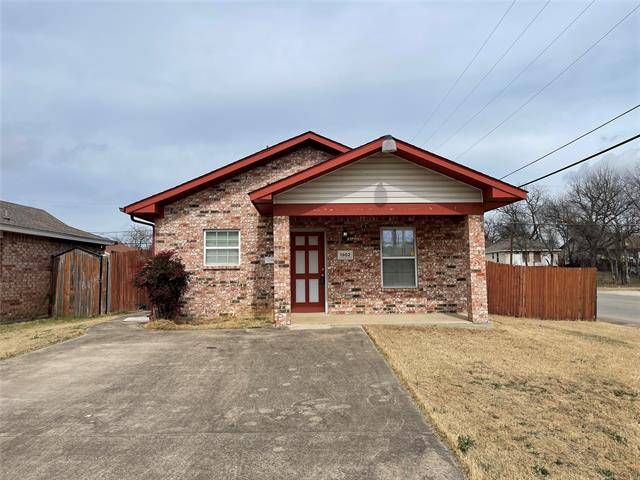 1902 Beaumont Street, Grand Prairie, TX 75051