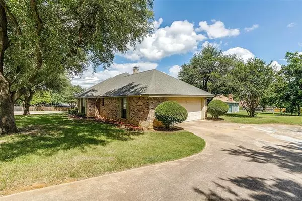 Burleson, TX 76028,101 Red Oak Court