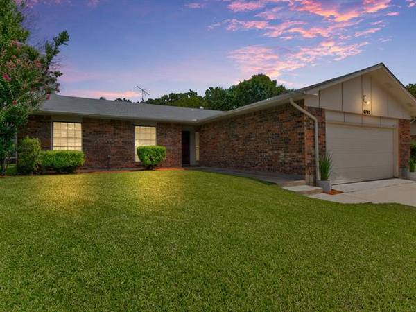 6702 High Country Trail, Arlington, TX 76016