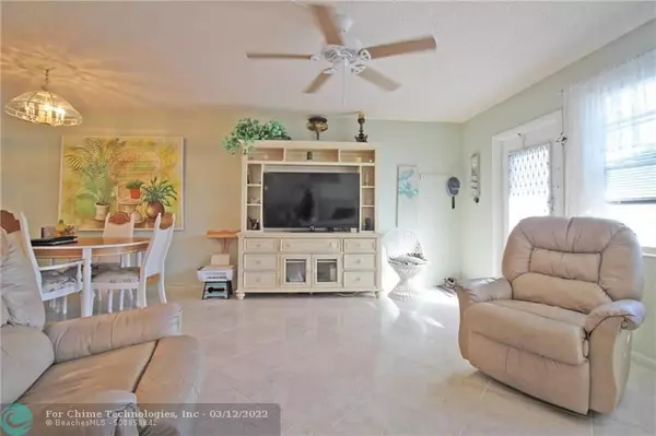 Deerfield Beach, FL 33442,211 Newport M  #211