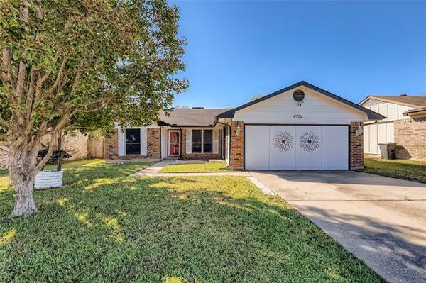 5701 Whitley Road, Haltom City, TX 76148