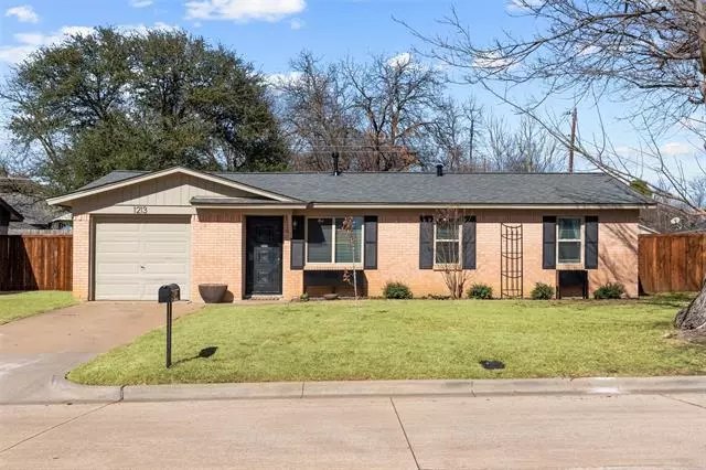 1213 Olen Lane, Bedford, TX 76022