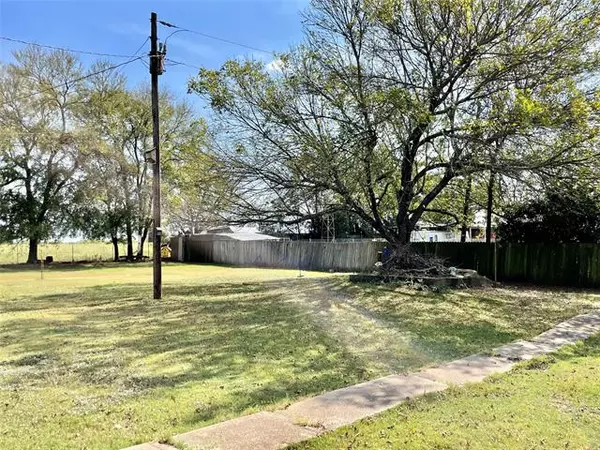 Princeton, TX 75407,9142 County Road 449