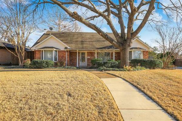 13706 Spring Grove Avenue, Dallas, TX 75240